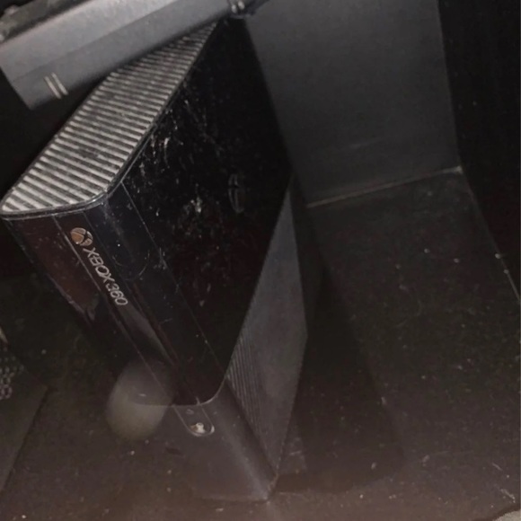 Xbox 360 - Picture 2 of 8